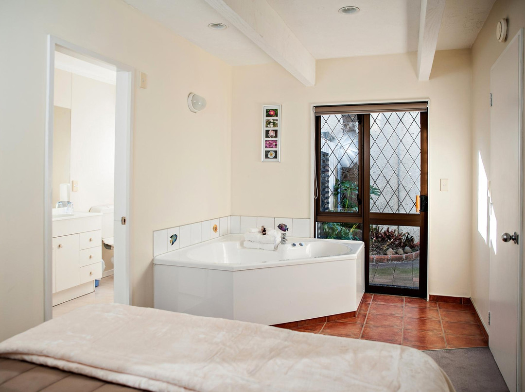 Tahunanui酒店住宿-金西兰庭院酒店