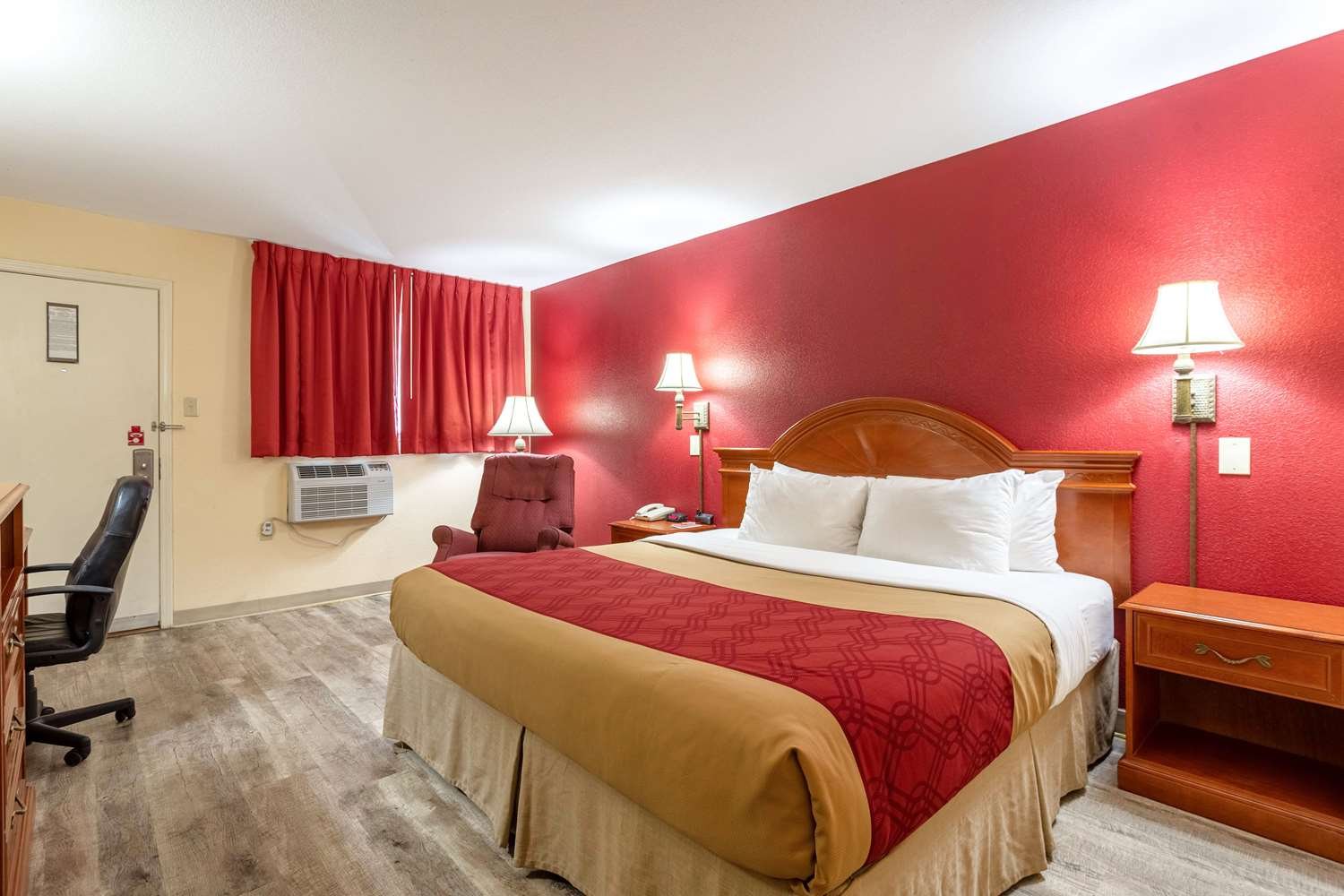 Econo Lodge Inn & Suites-官方