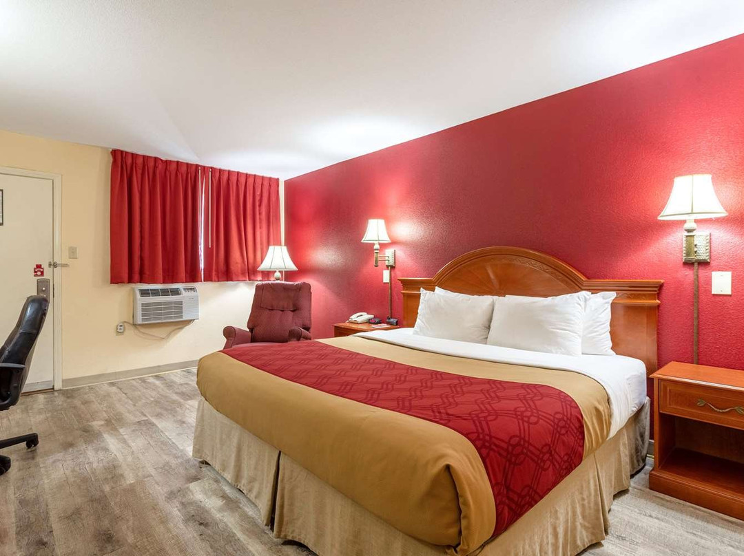 Econo Lodge Inn & Suites主图