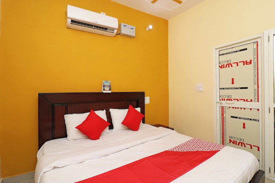 OYO 29644 Hotel Royal