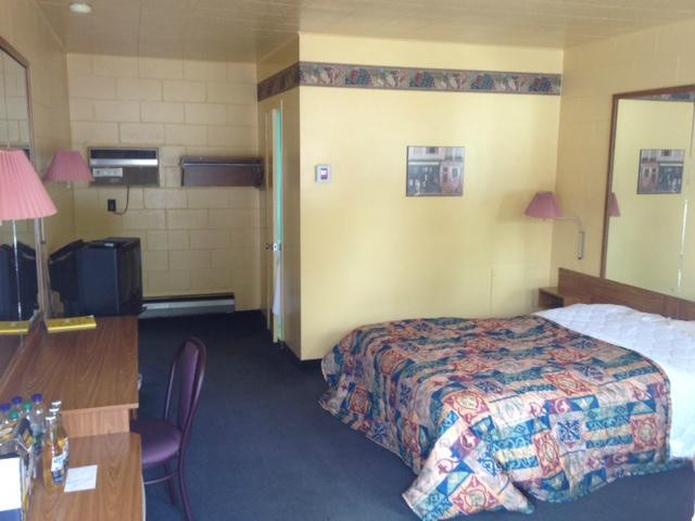 Motel R-100