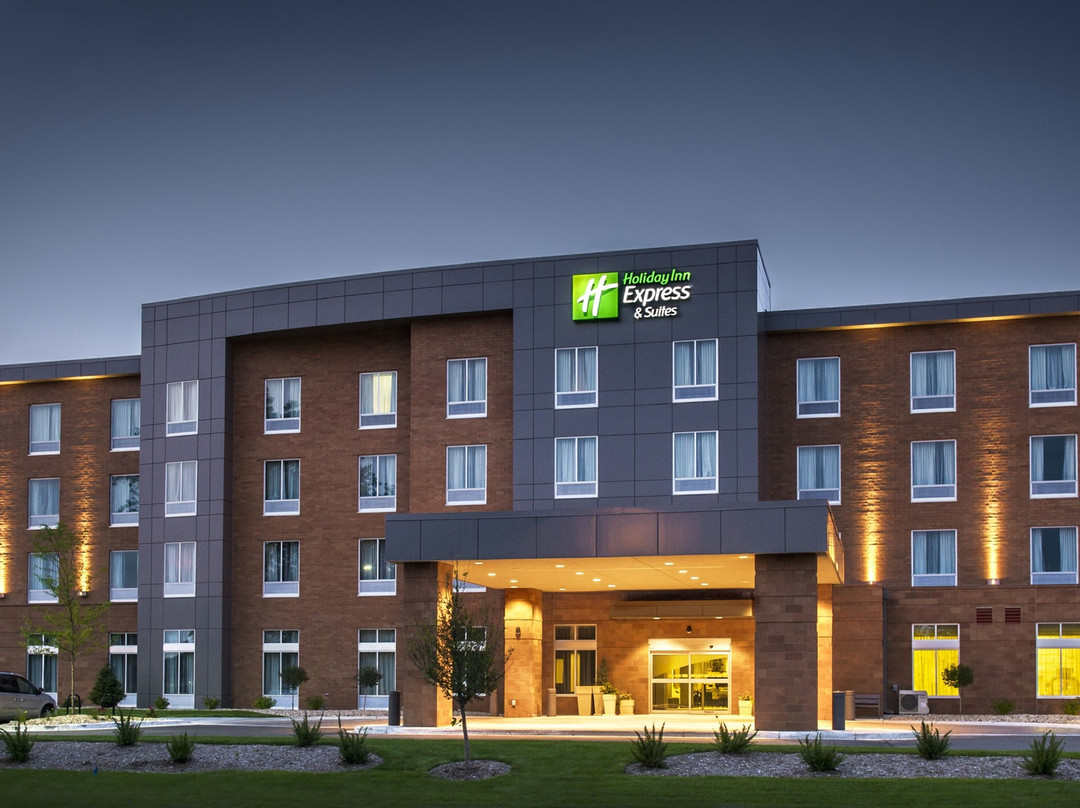 Holiday Inn Express & Suites Madison Central By IHG主图