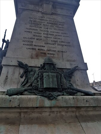 Monument aux Enfants de la Seine et Marne