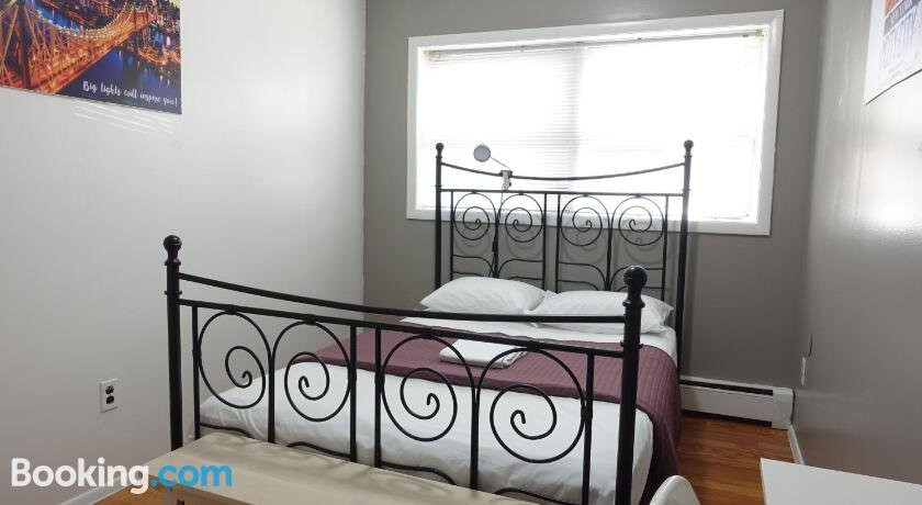 Best Room NYC - EWR LayoverWalk to NYC Subway