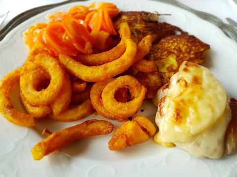 兰德罗曼酒店主图