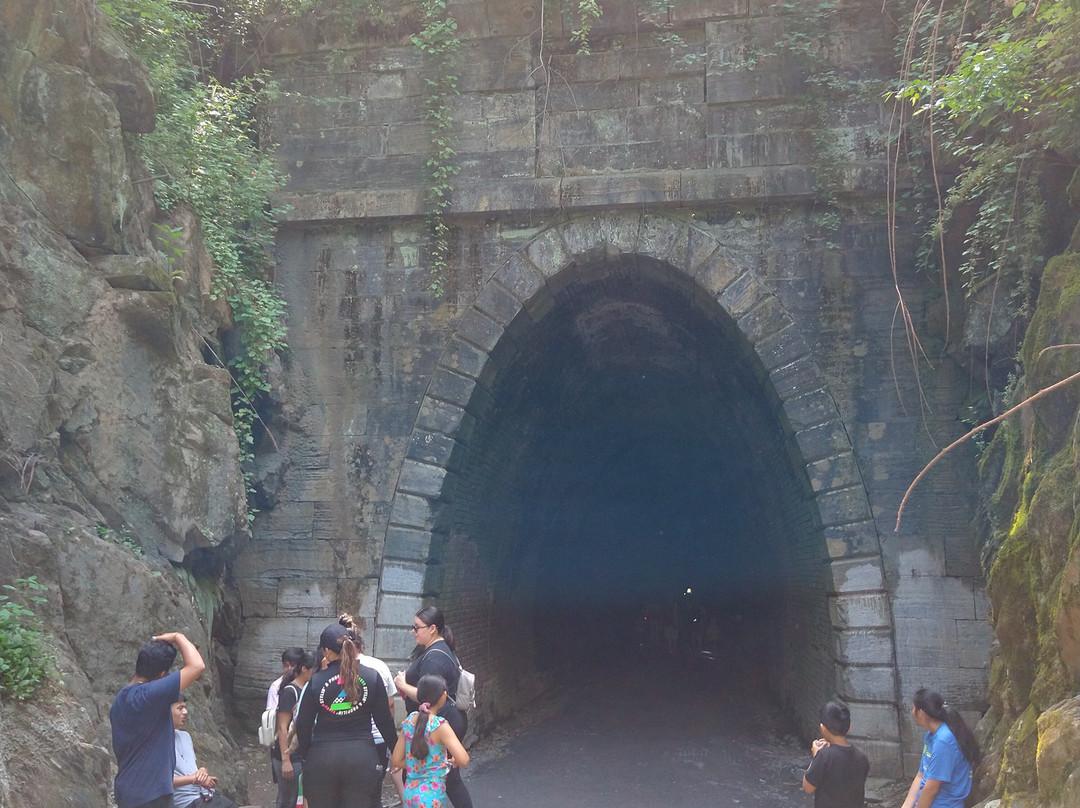 Crozet Tunnel Greenway景点图片