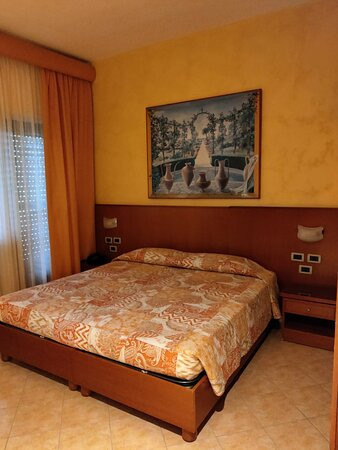 欧亚希迪帝夏波里酒店主图