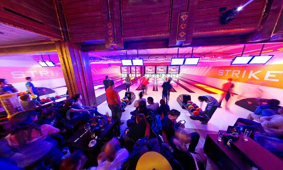 Strike Bowling im Fohren Center-布鲁登茨必去景点