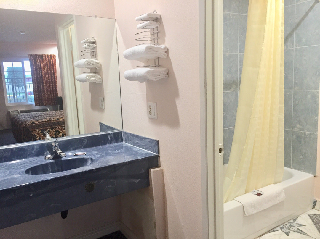 Heritage Inn And Suites