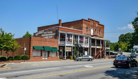 Wildman's Civil War Surplus-肯纳索必去景点