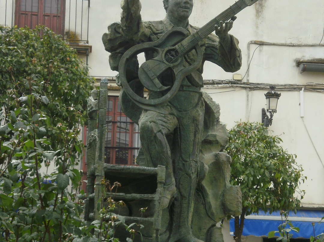 Monumento a Enrique Montoya景点图片