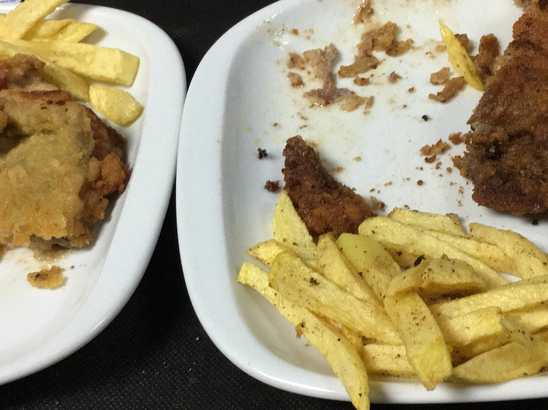 Santovenia de Pisuerga餐馆和美食-Centro Asturiano