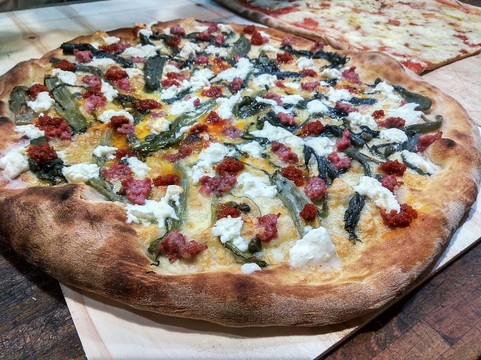 Avenza旅游攻略图片