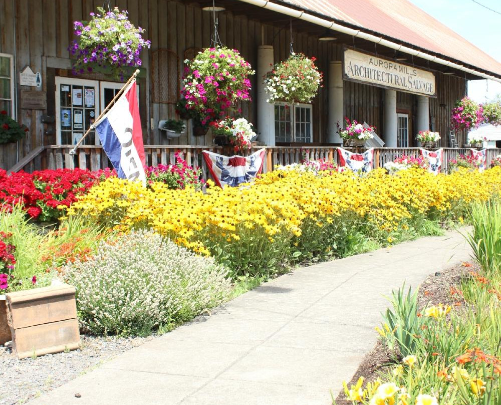 Aurora旅游景点-Aurora Mills Architectural Salvage