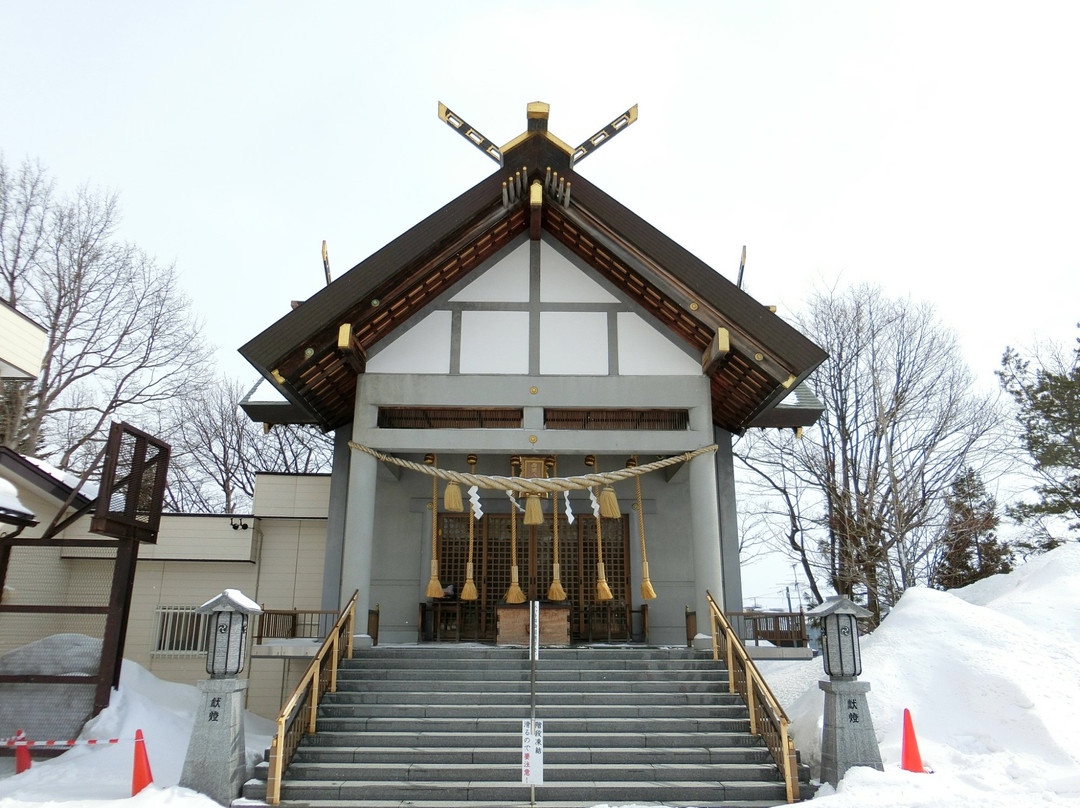 Nishioka Hachimangu Shrine景点图片