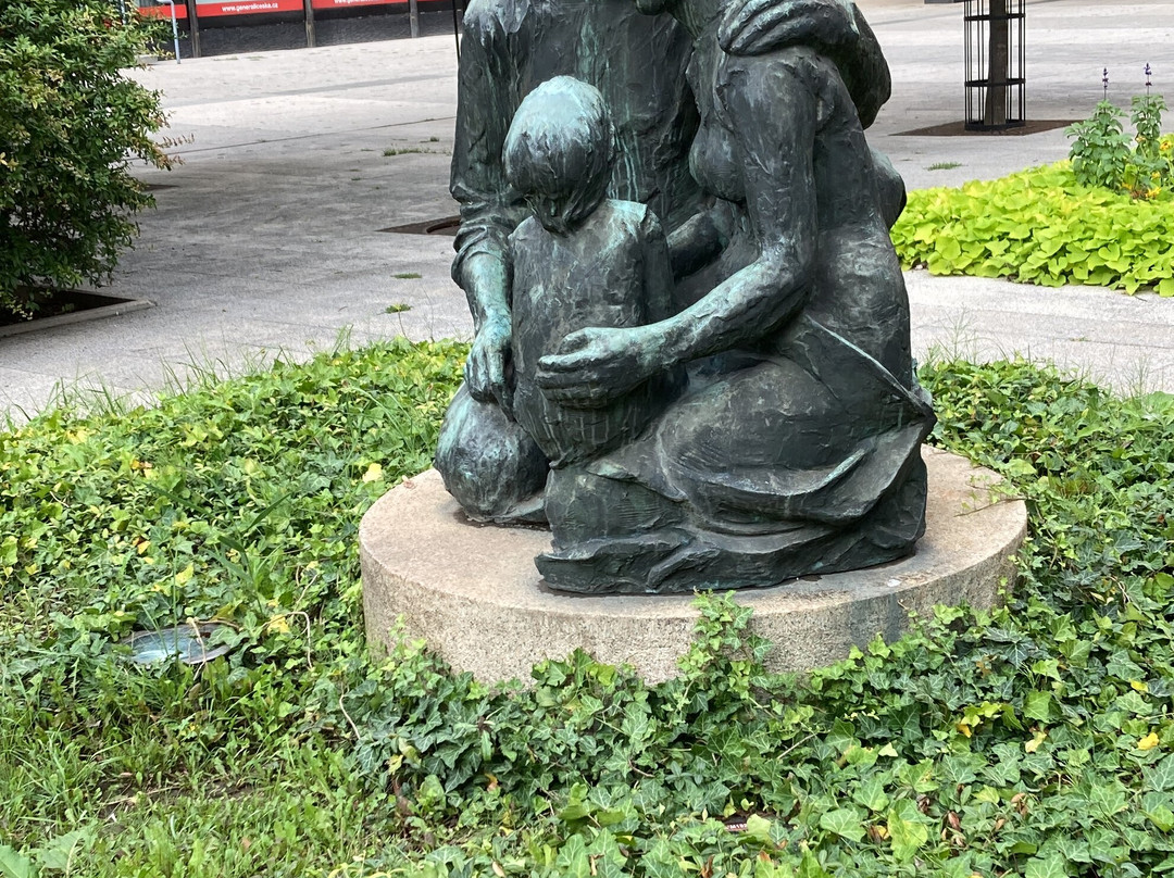 Familienskulptur (Socha Sousoší rodiny)