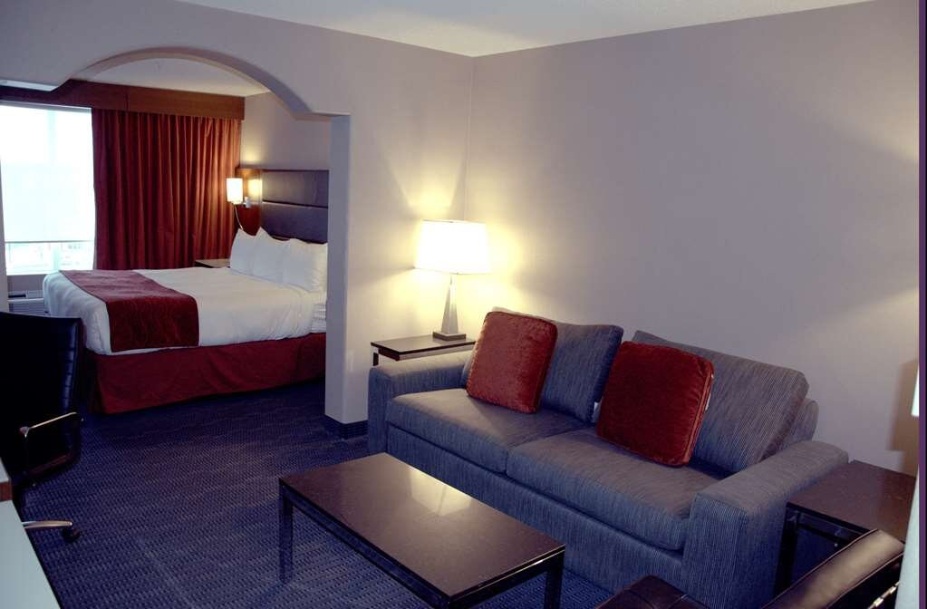 Radisson Hotel & Suites Fort McMurray主图