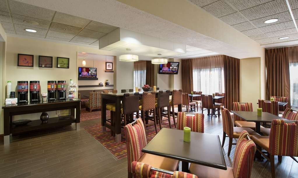 Hampton Inn Gainesville主图