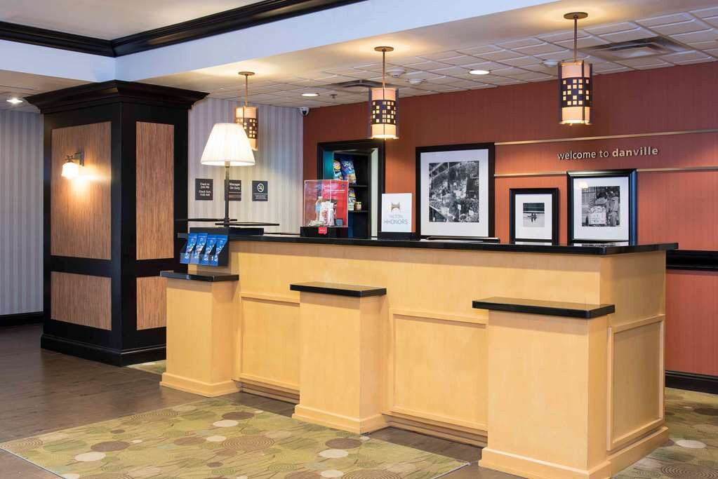 Hampton Inn & Suites Danville主图