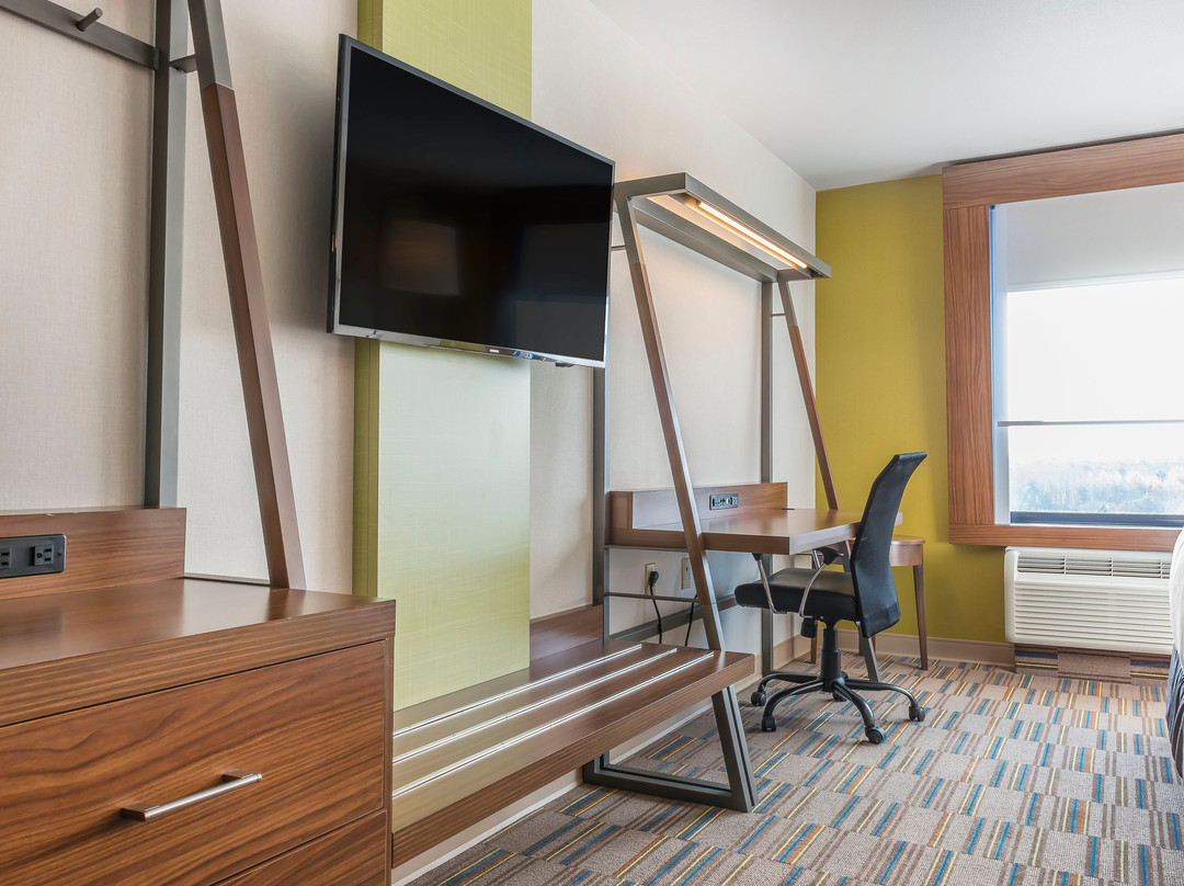 Holiday Inn Express & Suites Clarion By IHG主图