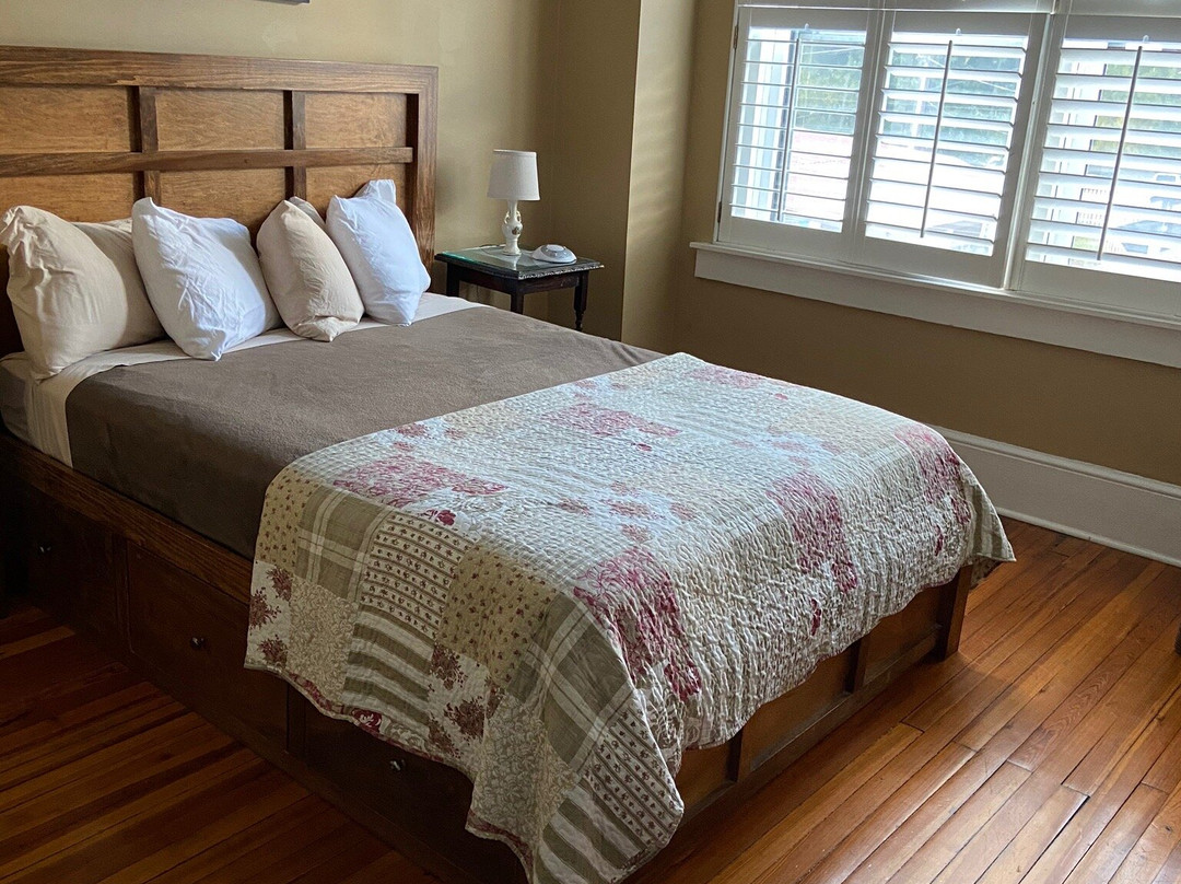 Iron Horse Station主图