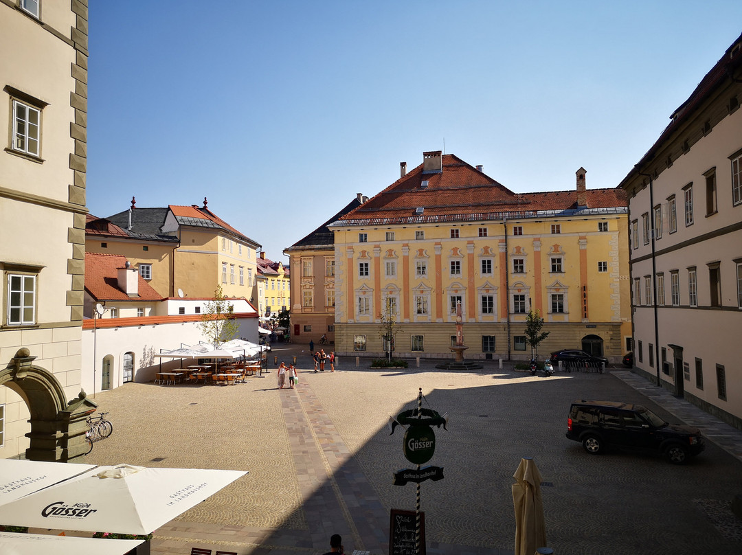 Altes Rathaus, Alter Platz景点图片