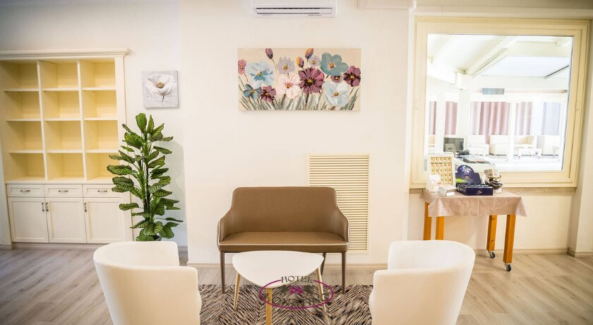 Hotel Lonatino主图