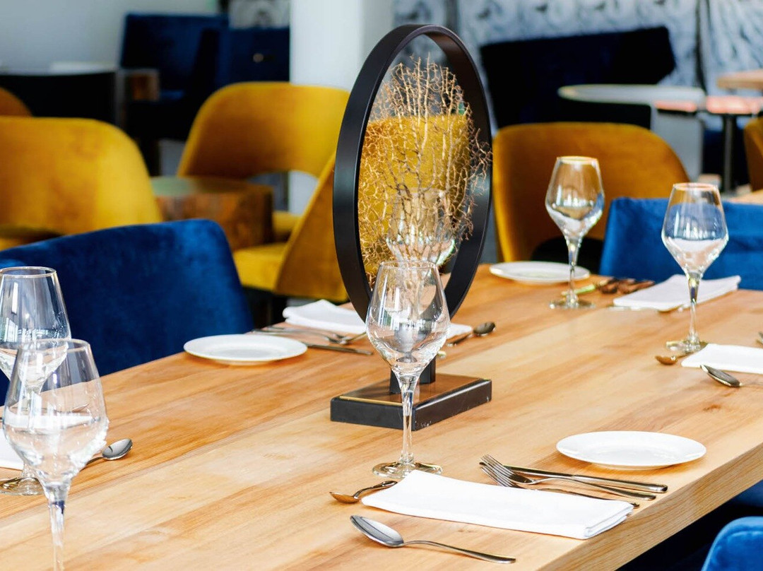 Mount Alverno Luxury Resorts主图