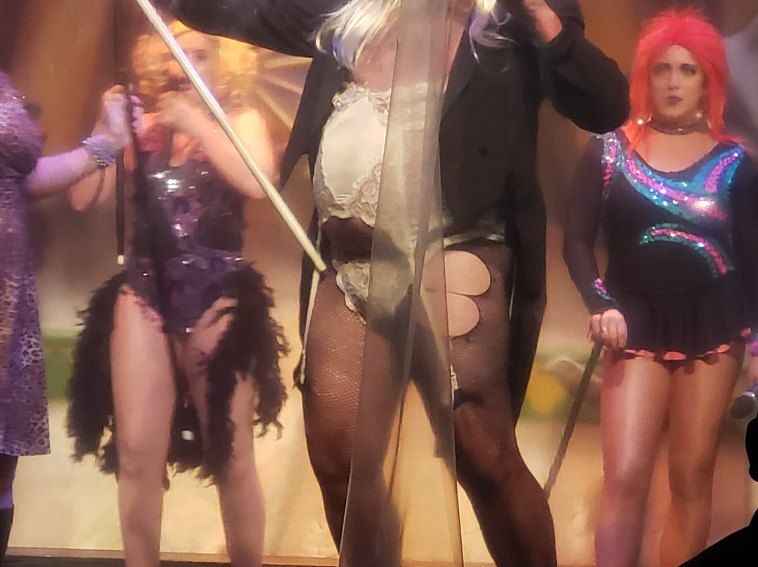 The Giggle Dam Dinner Theatre-高贵林港必去景点