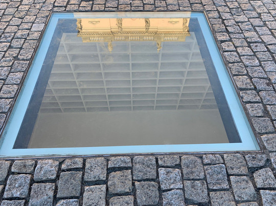 Book Burning Memorial at Bebelplatz-柏林必去景点