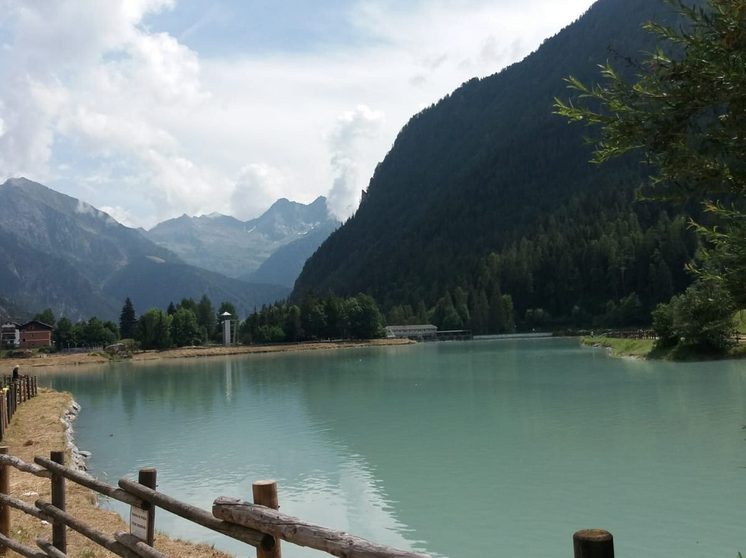 Lago di Brusson景点图片