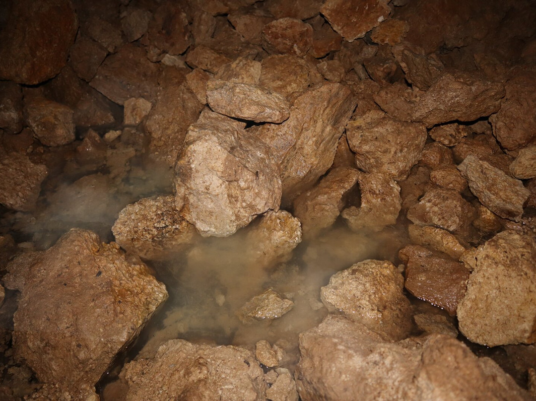 Ichalkovskiye Caves景点图片