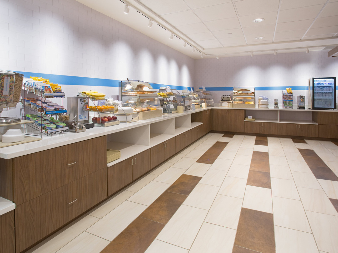 Holiday Inn Express & Suites Pineville-Alexandria Area主图