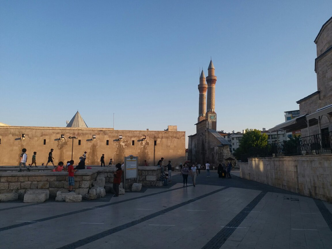 Cifte Minareli Medrese-Sivas必去景点