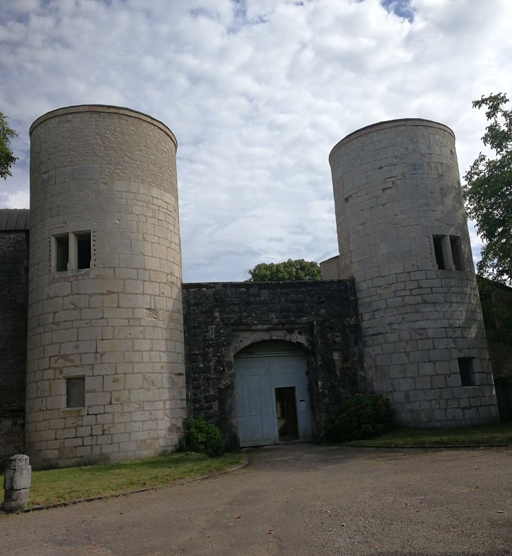 Chateau De Germolles景点图片