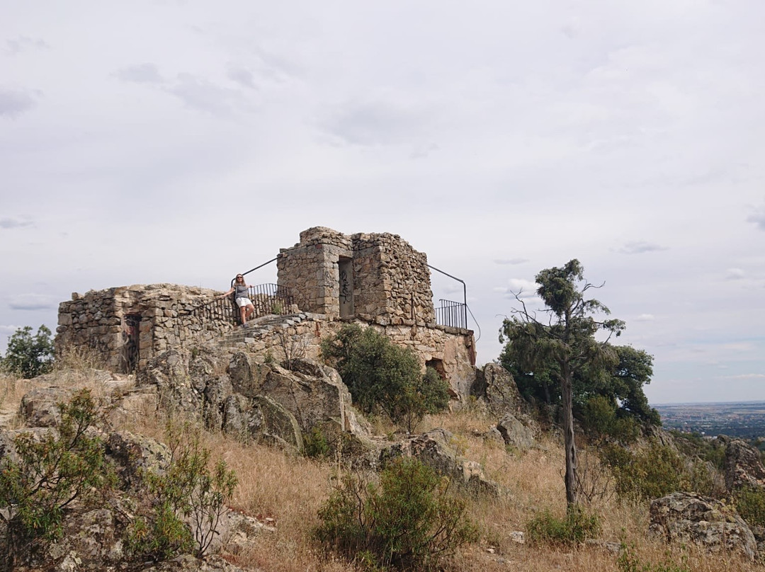 Posición Lince-托雷洛多内斯必去景点