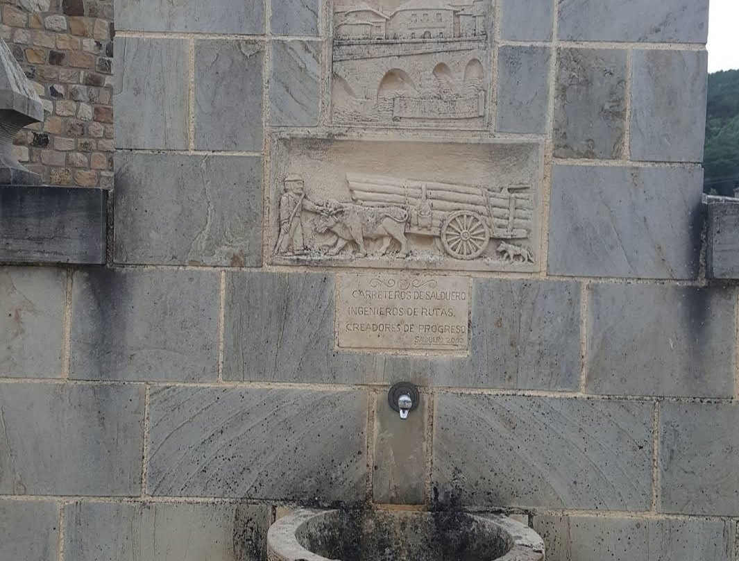 Puente De Los Carreteros-Salduero必去景点