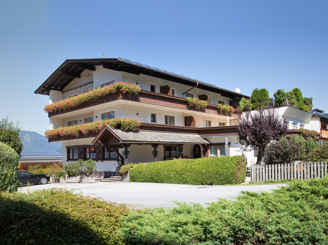 提洛尔安格勒高山套房和家庭公寓酒店