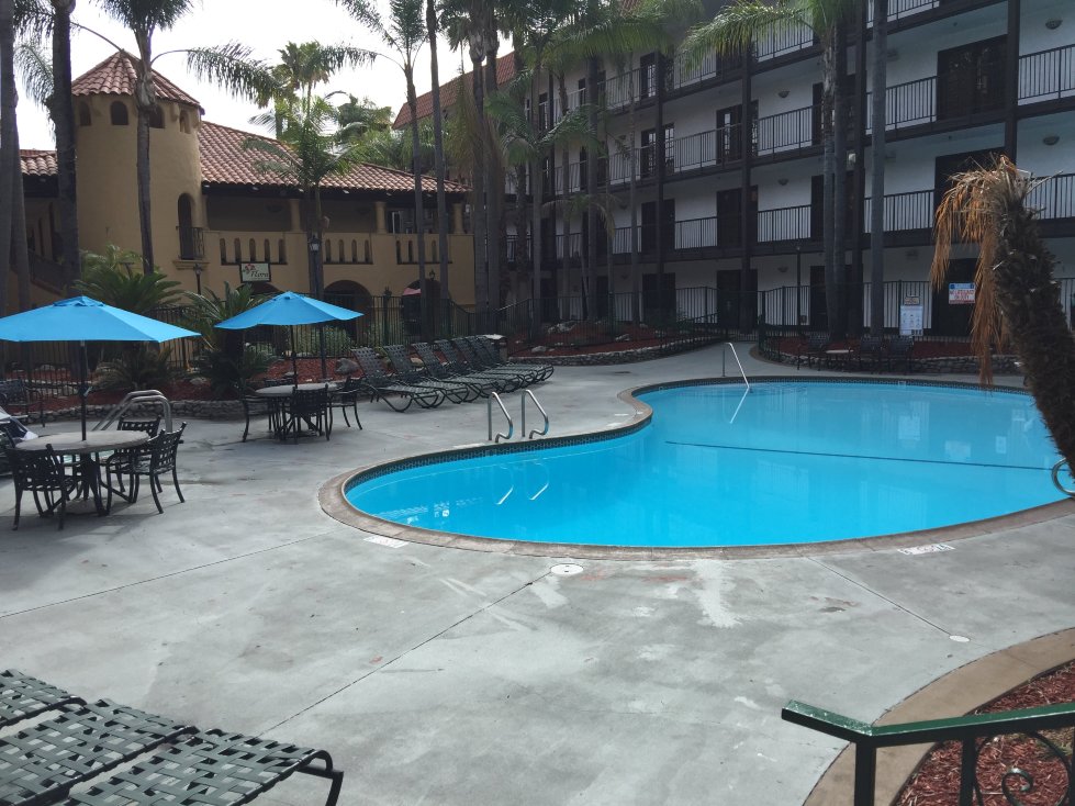 布埃纳帕克丽笙套房酒店-泳池