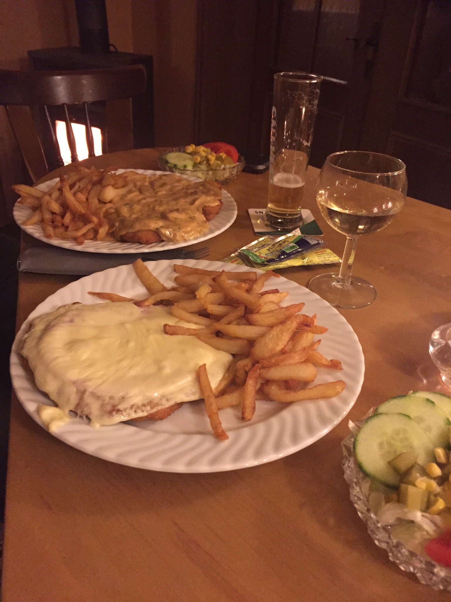 Waldecker Taverne-官方