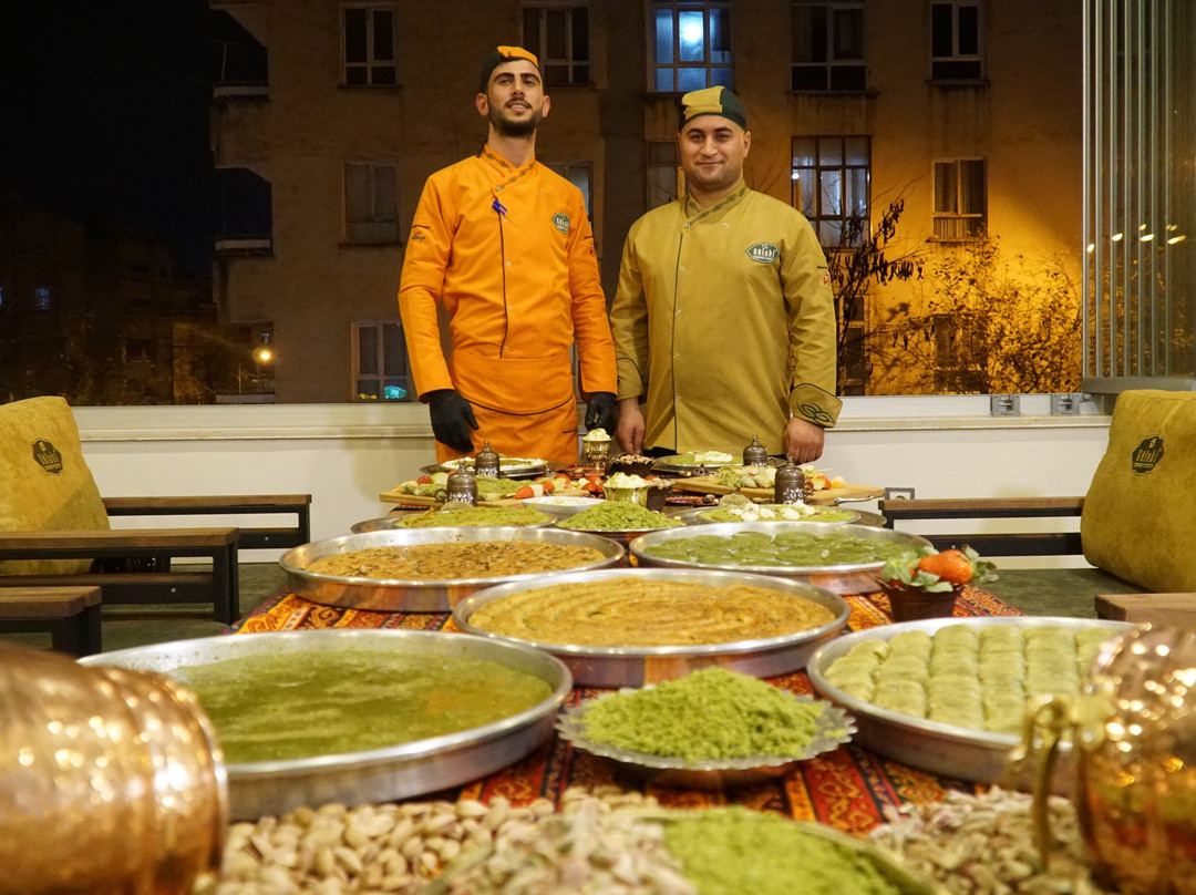 Gulabi Komurde Kadayif