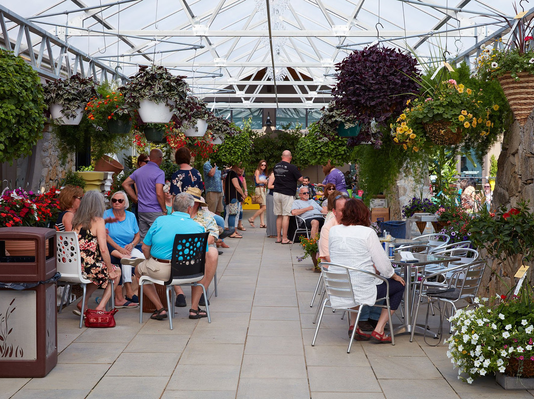 Colonial Gardens-Blue Springs必去景点