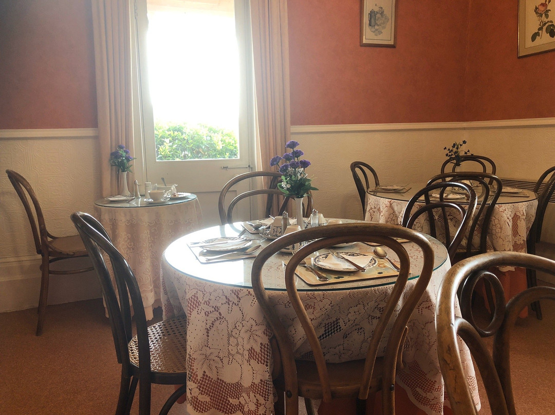 Hillview House主图