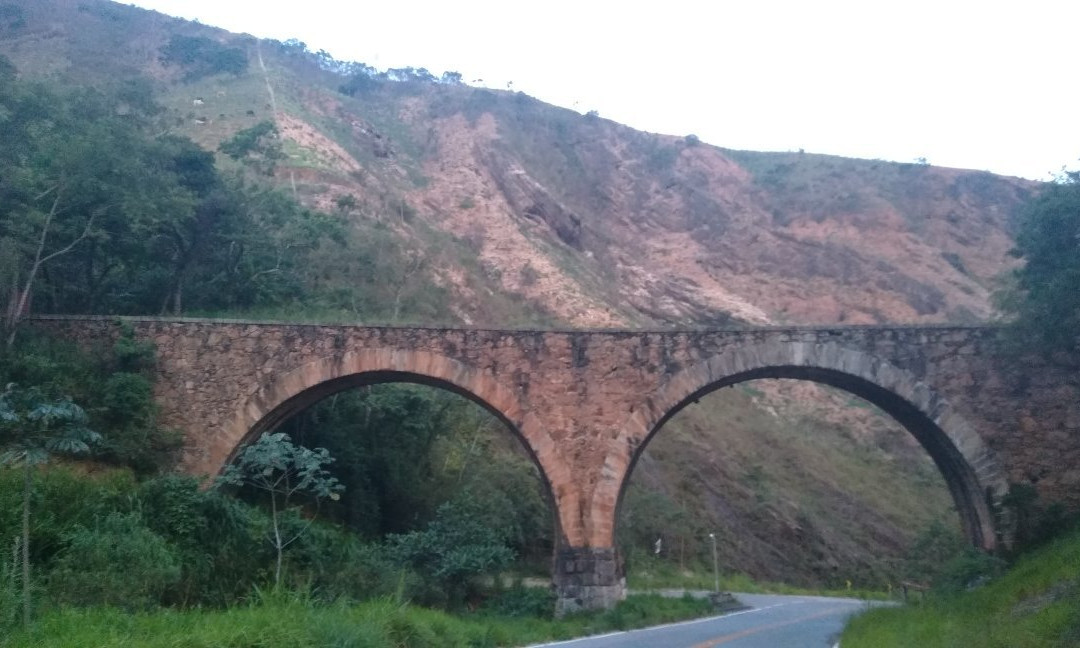 Ponte dos Arcos景点图片