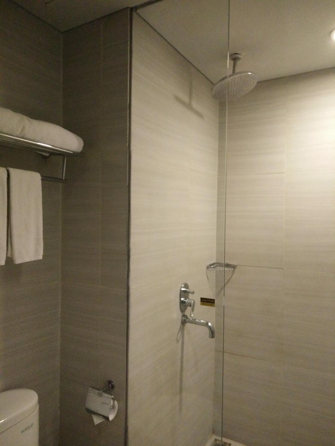 KHAS Gresik Hotel-浴室