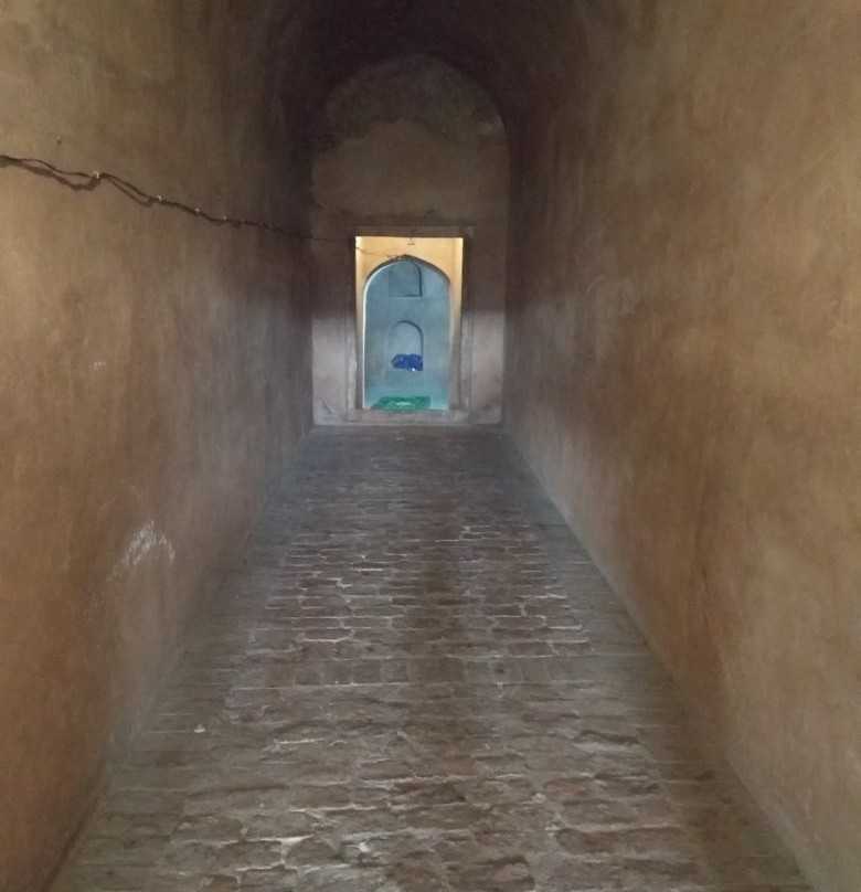 Sheikh Chehli Mausoleum景点图片