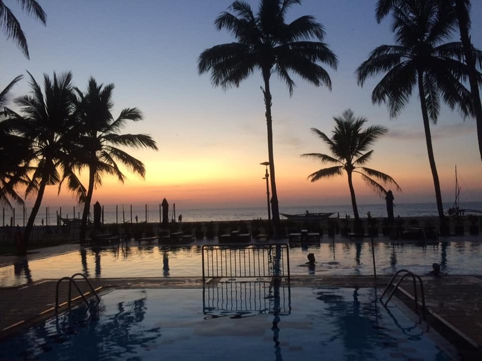 卡默洛海滩酒店主图