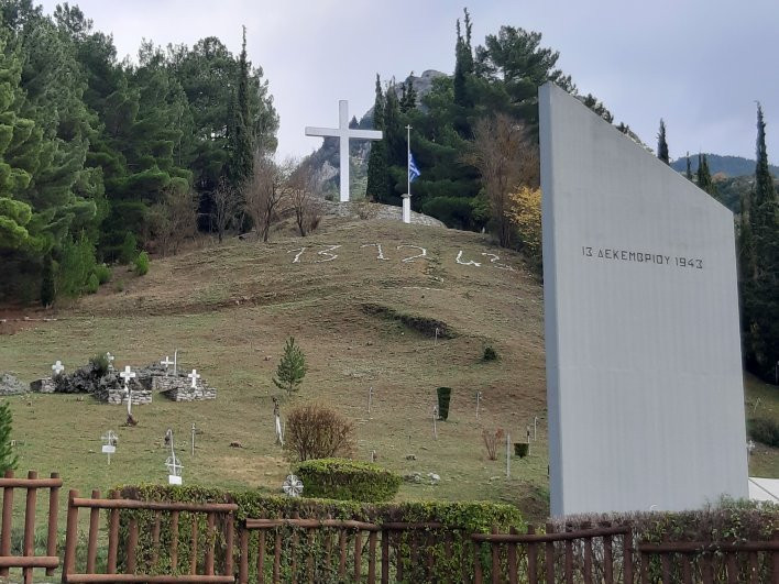 Monument to the Heroes of 1821-卡拉夫里塔必去景点