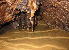 Buni Ayu Cave景点图片