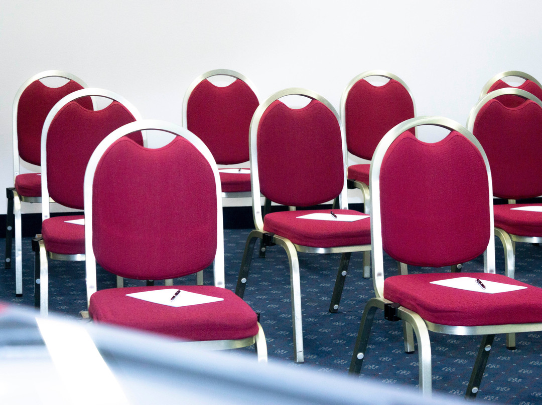 华美达兰佩特海姆酒店主图